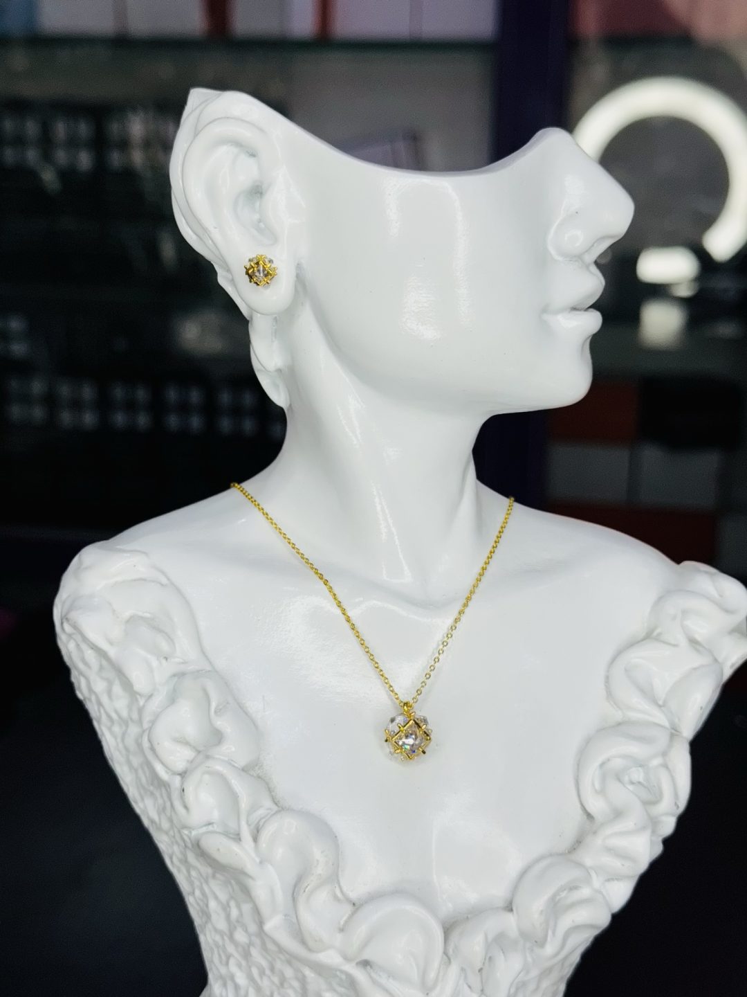 Ym single crystal set 008