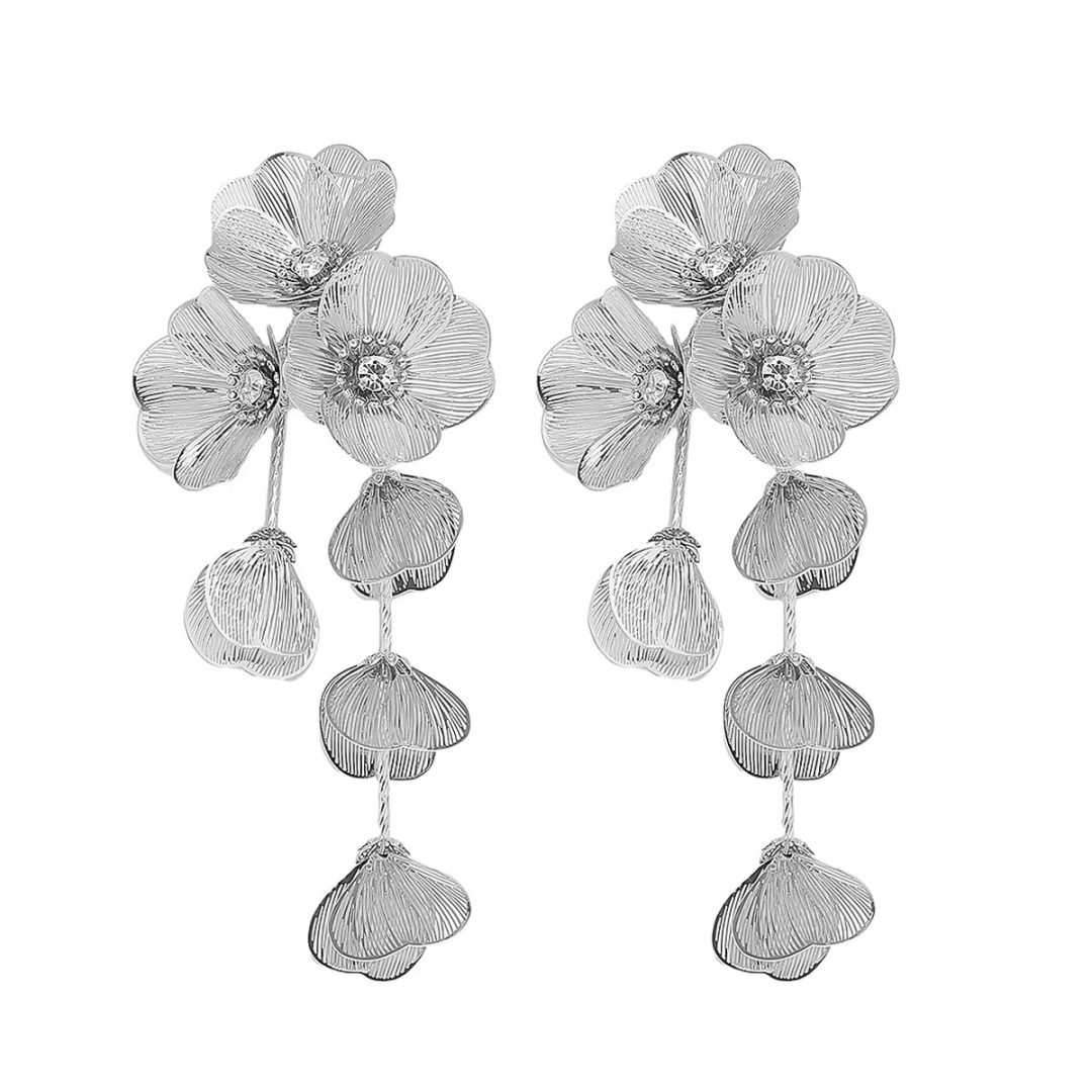 Silver 3 petals large flower earrings - Image 3