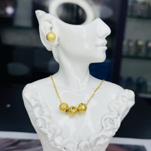 YM 3 ball dainty necklace set