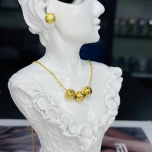 YM 3 ball dainty necklace set