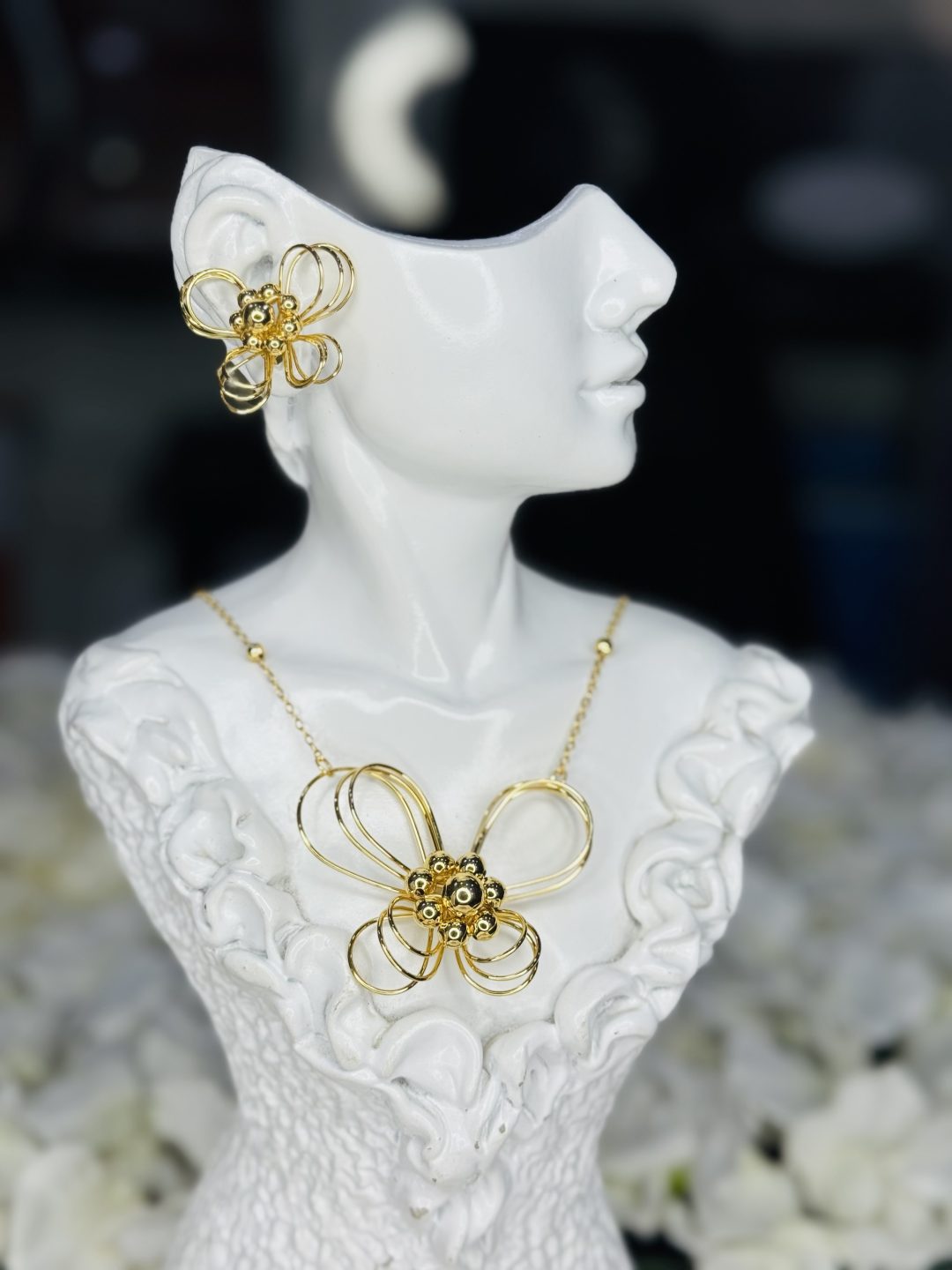 001 Flowery necklace and earrings - Image 4