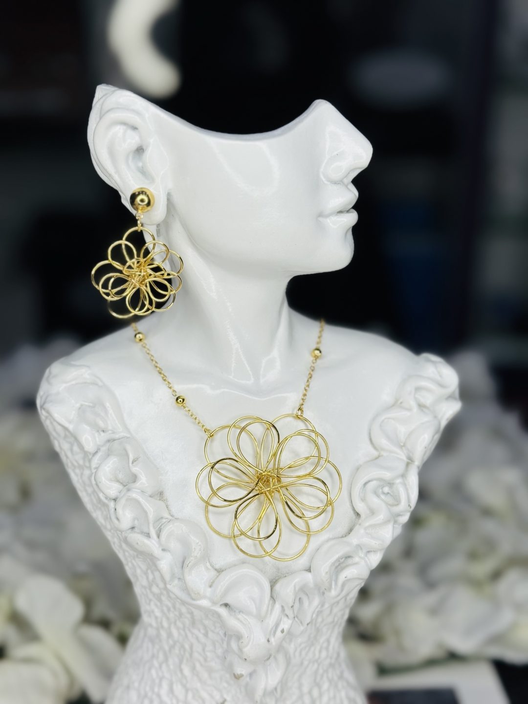 005 Flowery necklace and earrings