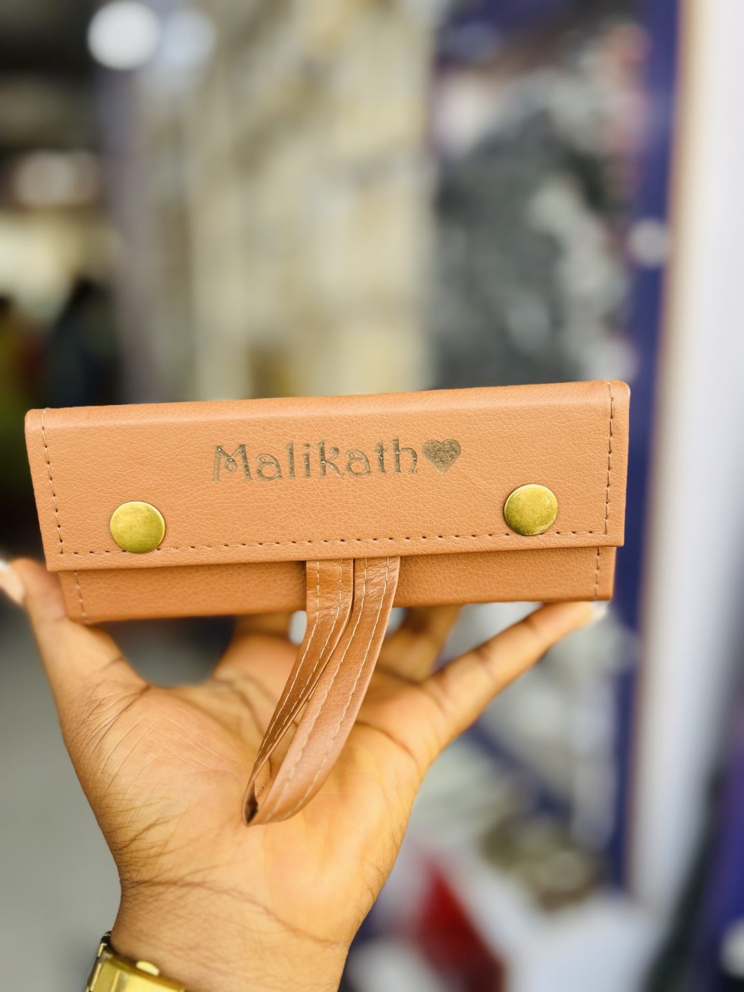 Engraved 3 roll shades organizer brown colour