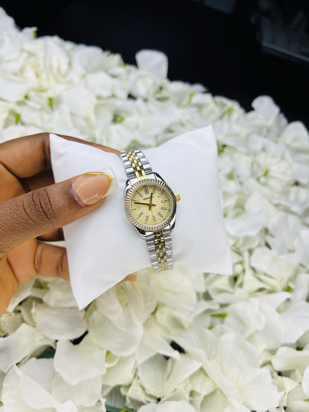 Rebirth female two toned watch - Image 4