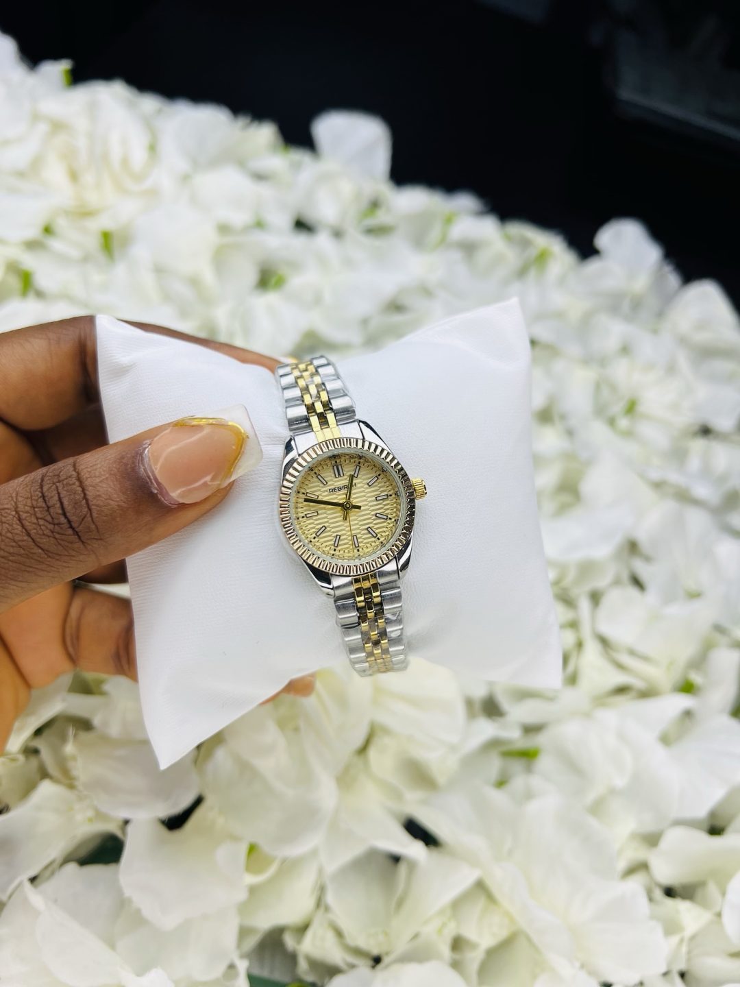 Rebirth female two toned watch - Image 3