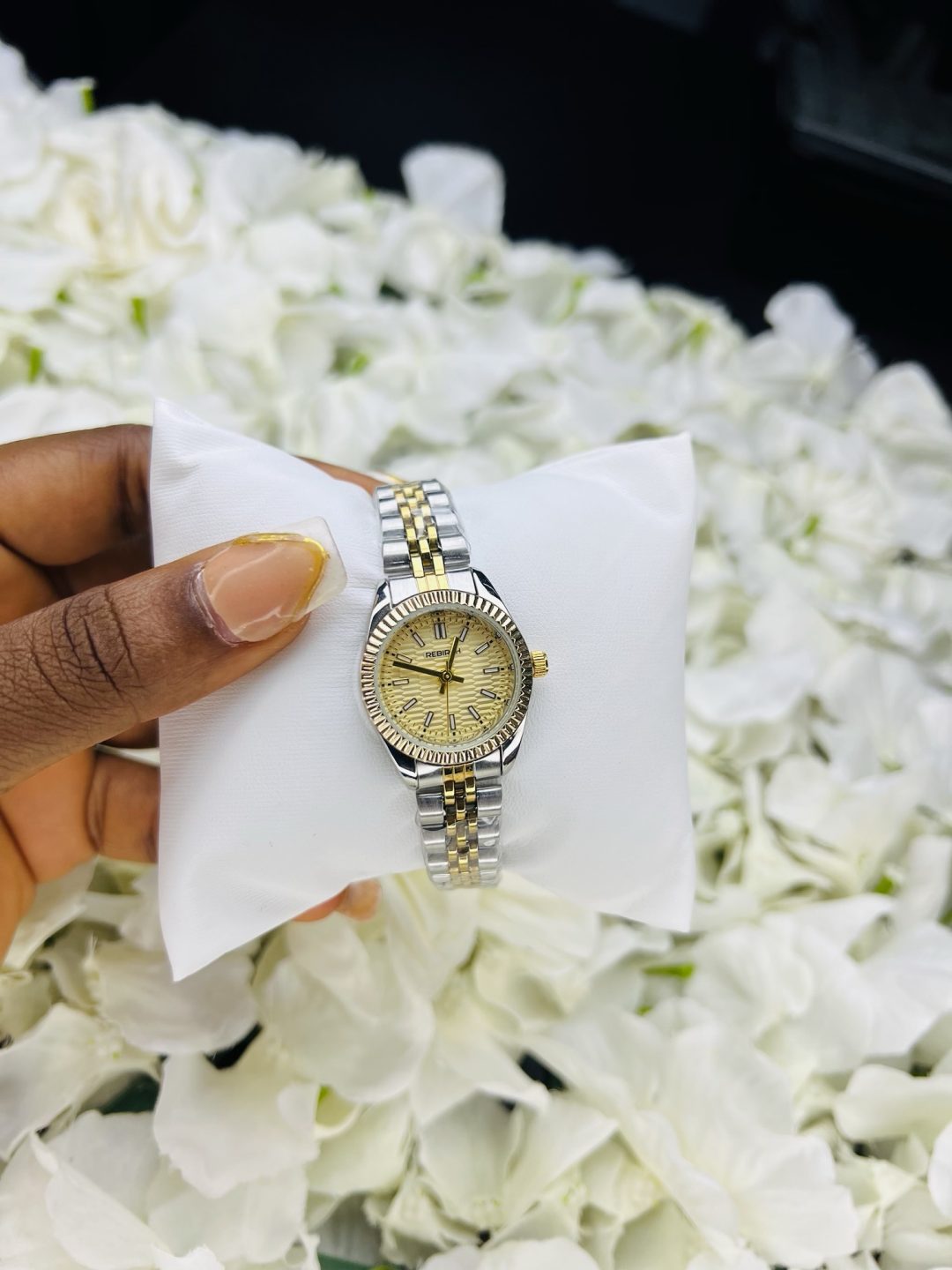 Rebirth female two toned watch - Image 2