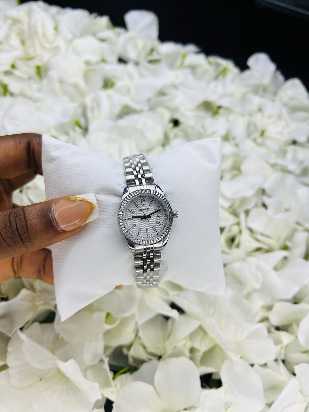 Rebirth female silver watch - Image 3