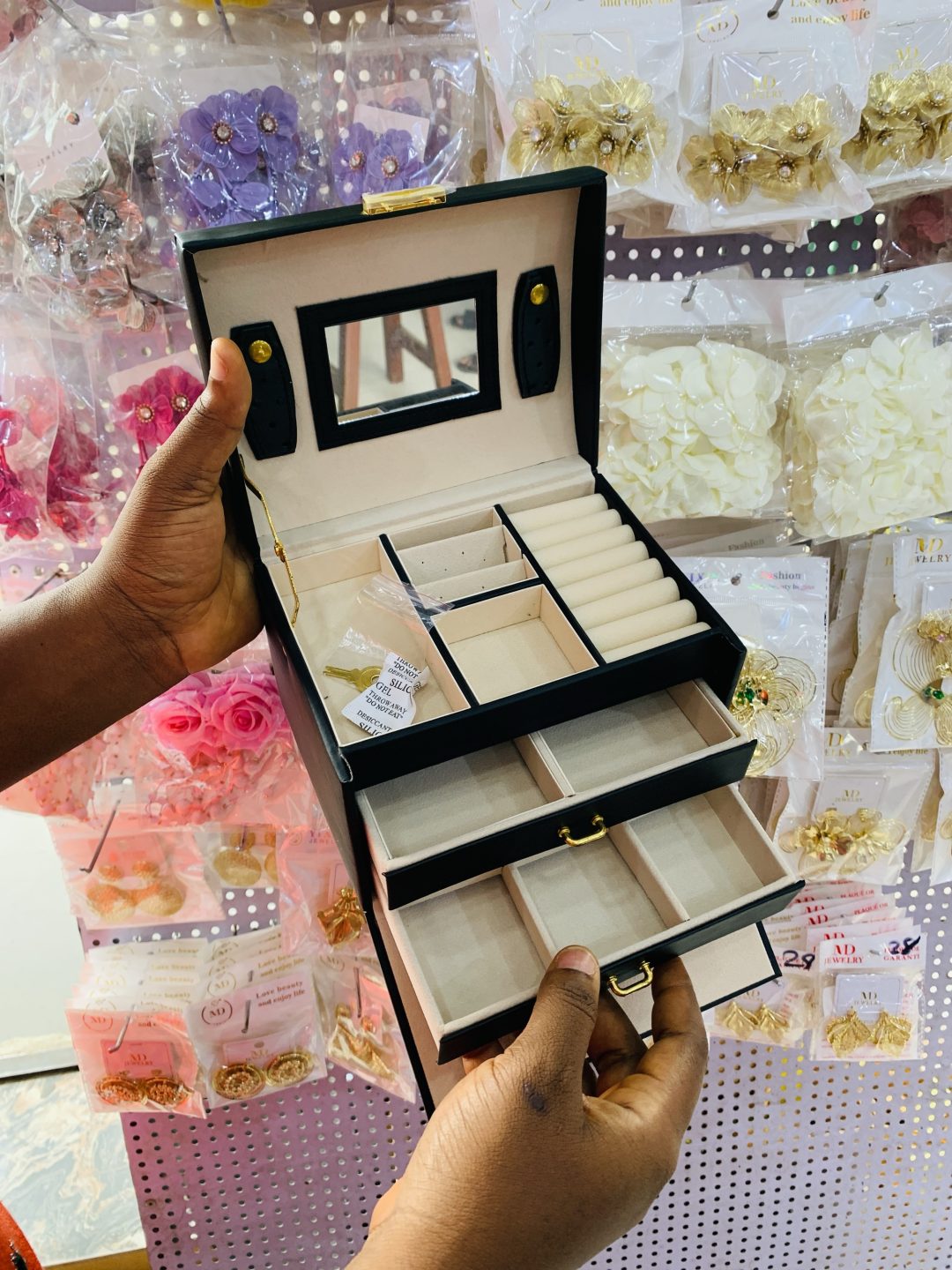 Zamora Black jewel organizer - Image 4