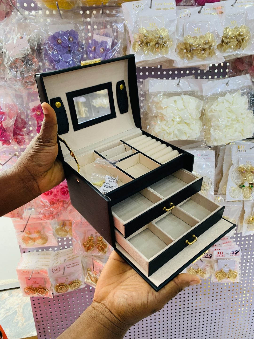 Zamora Black jewel organizer