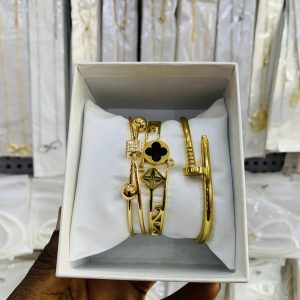 NYH bracelet combo with box