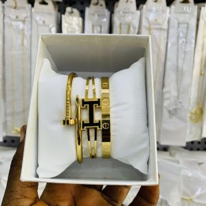 Unique bracelet combo with box 13