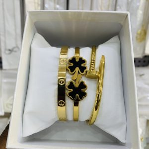 Unique bracelet combo with box 17