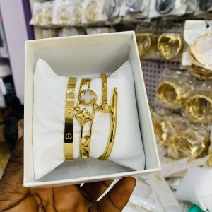 Unique bracelet combo with box 15
