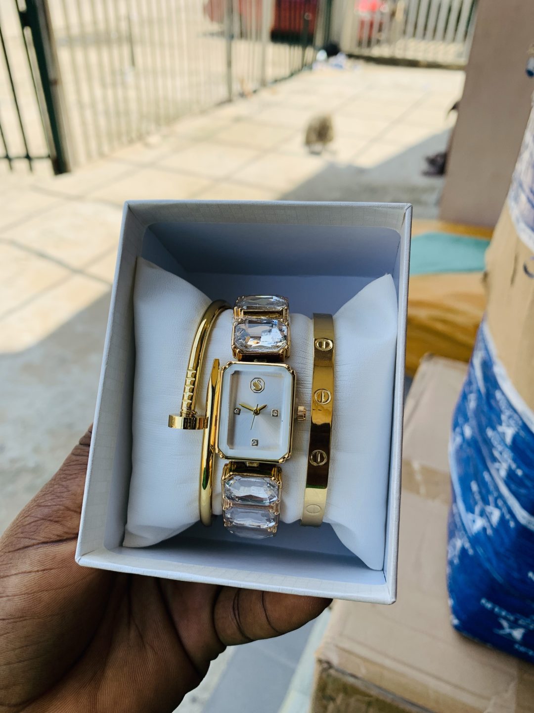 Swavoski watch and bracelet combo box - Image 4