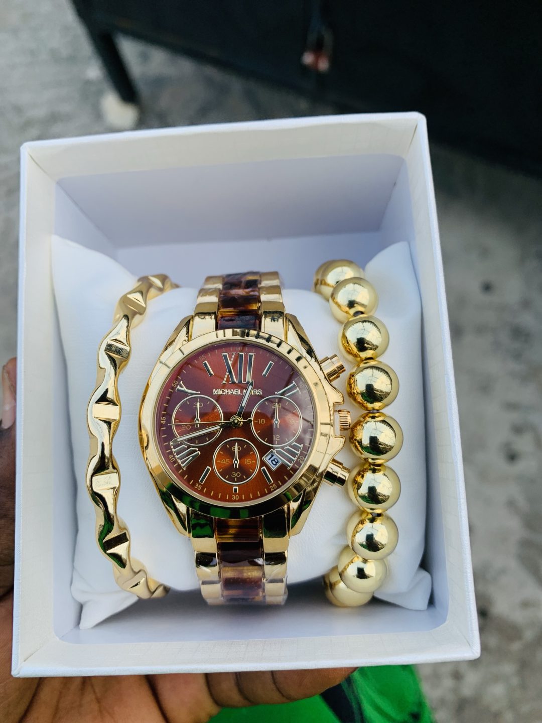 Micheal kors gold box 03 - Image 2