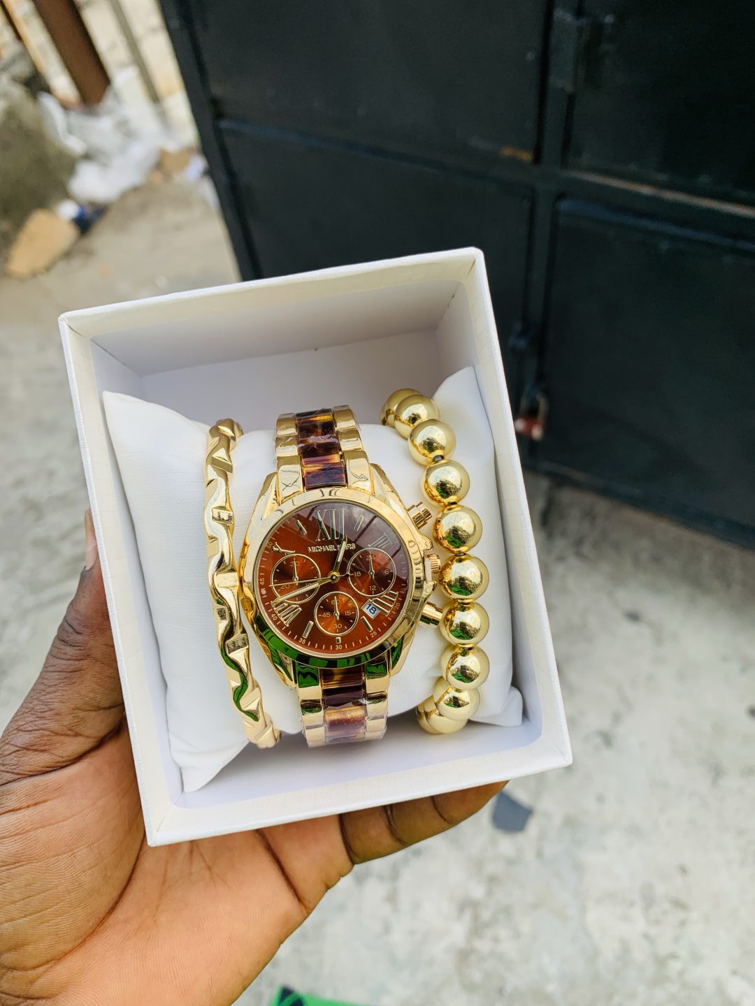 Micheal kors gold box 03