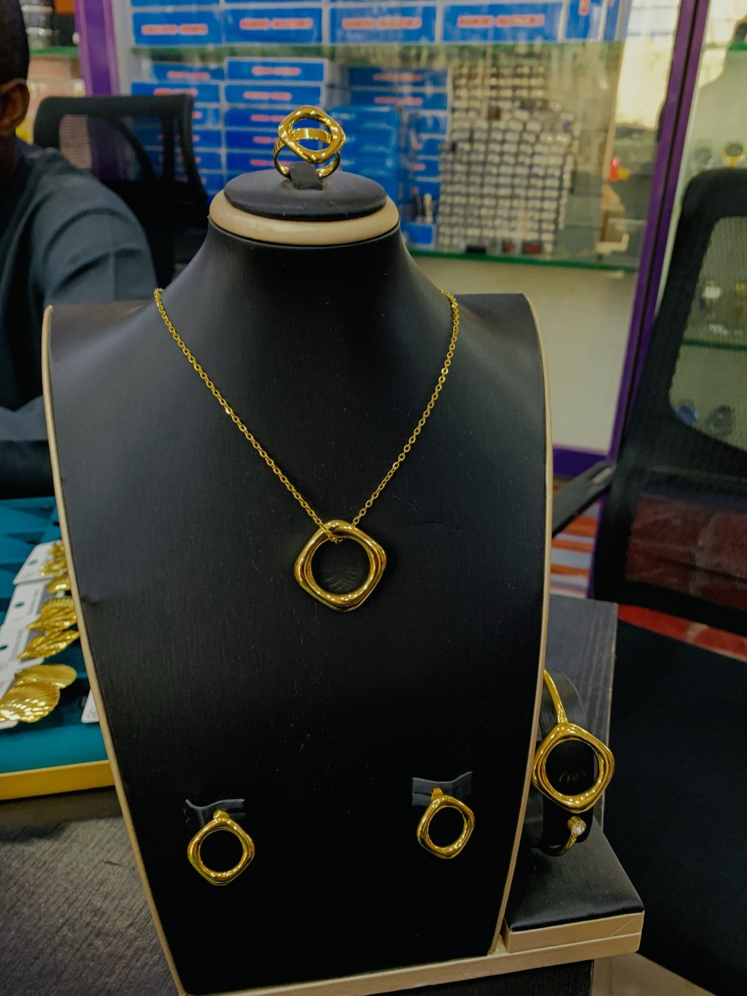 Electic Elegance gold set