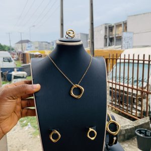 Electic Elegance gold set