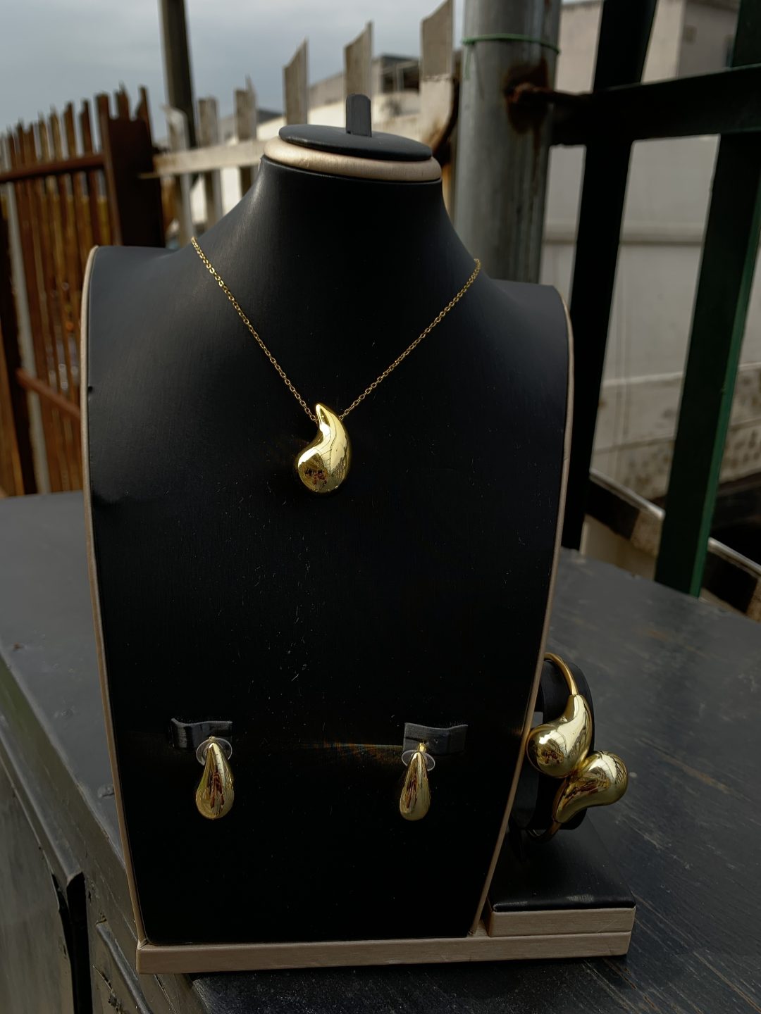 Adorned Adornments gold set - Image 3