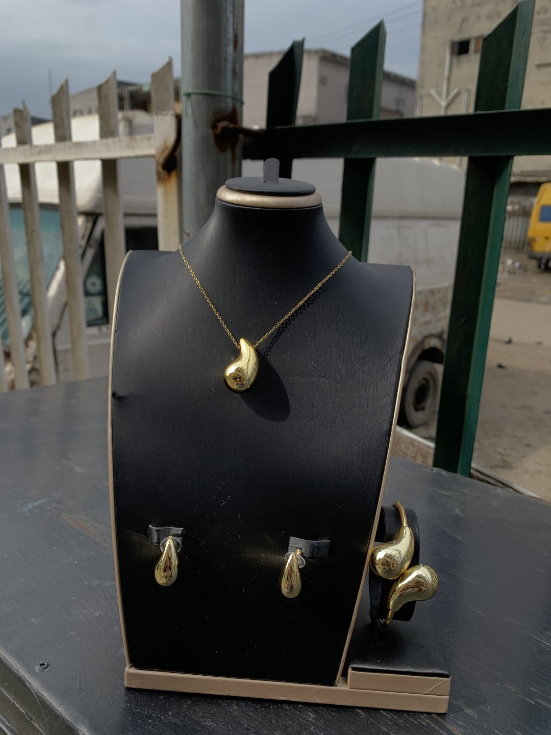 Adorned Adornments gold set - Image 4