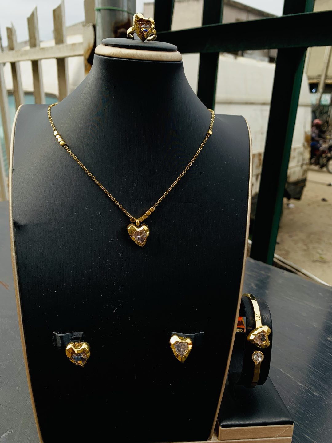 GemStone-Focused Gold set