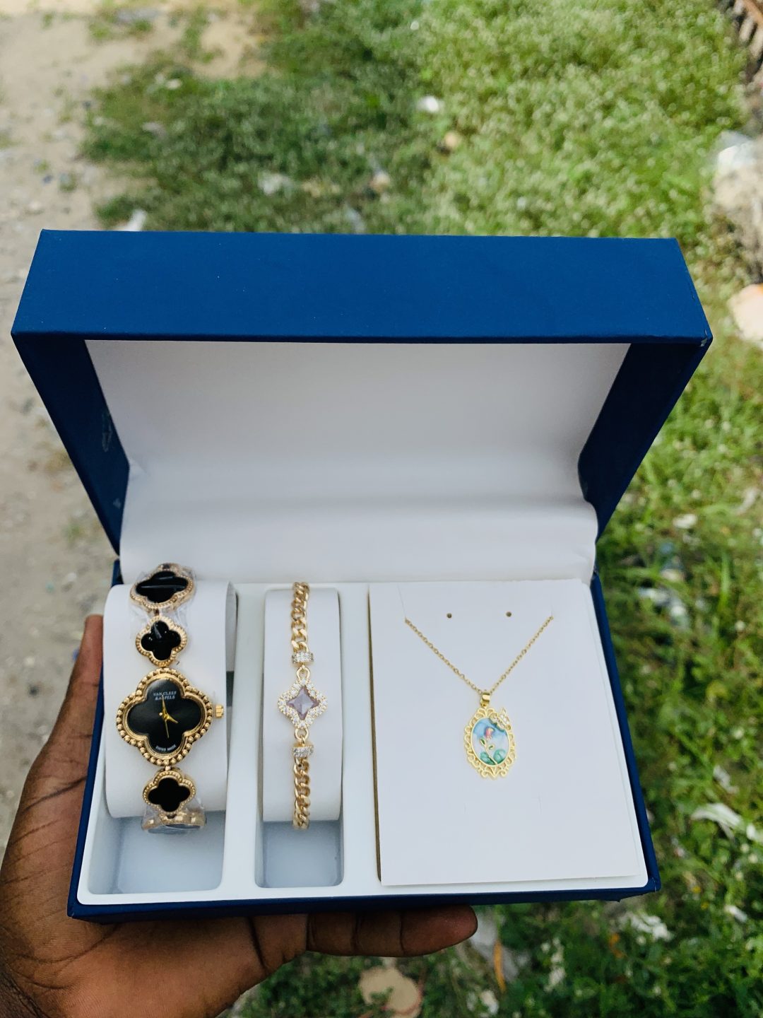 Van Clef Luxury set 004 - Image 3