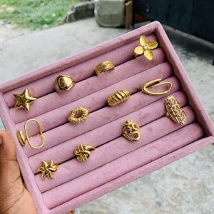 A Dozen of fashion rings001