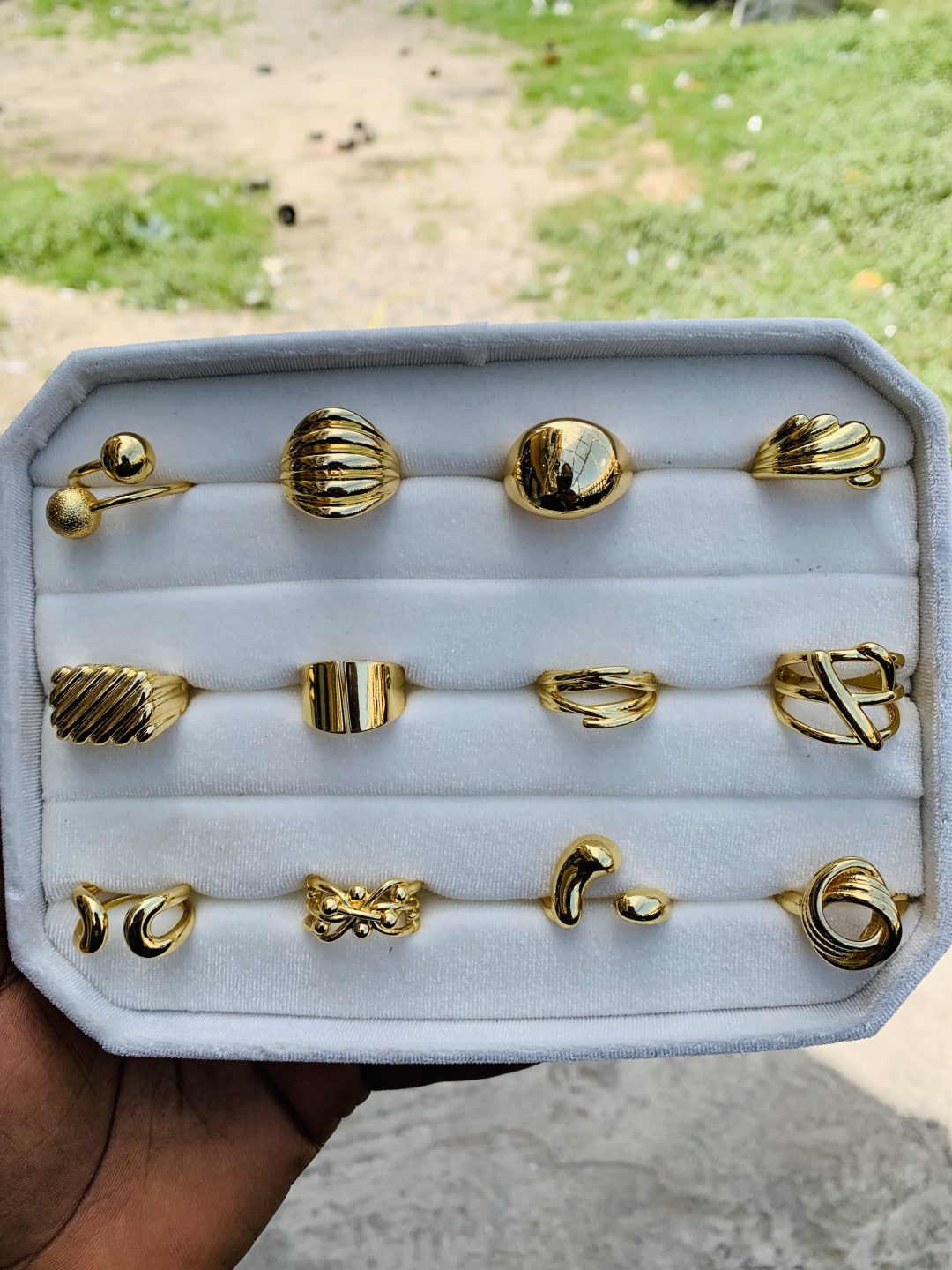 A Dozen of fashion rings 010 - Image 2