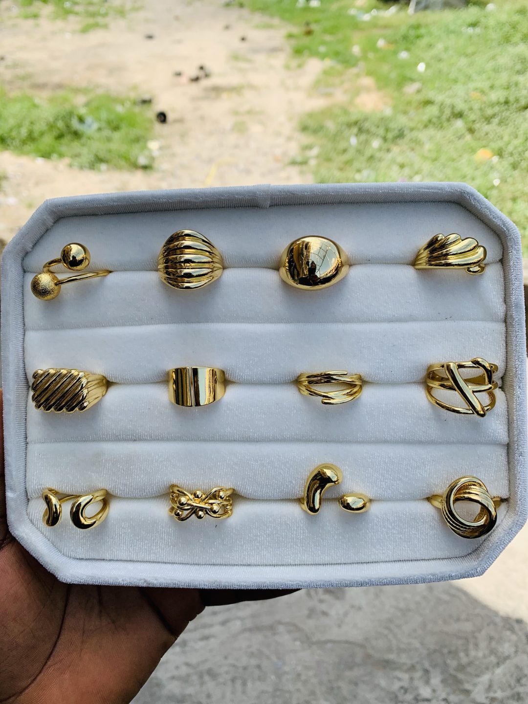 A Dozen of fashion rings 010 - Image 3