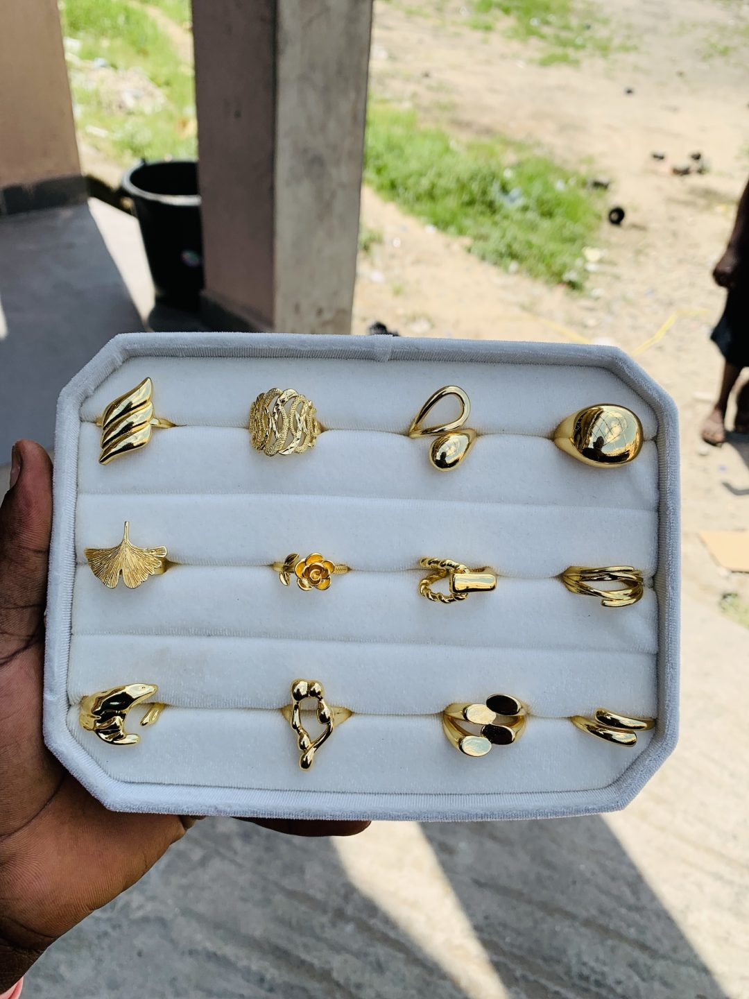 A Dozen of fashion rings 008