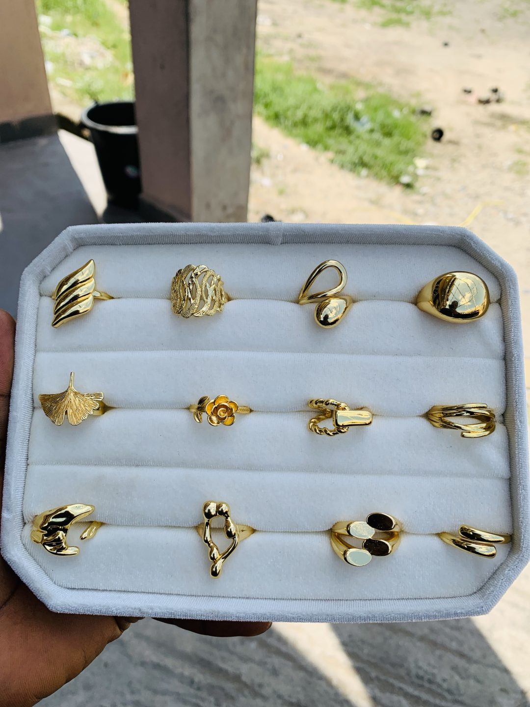 A Dozen of fashion rings 008 - Image 3