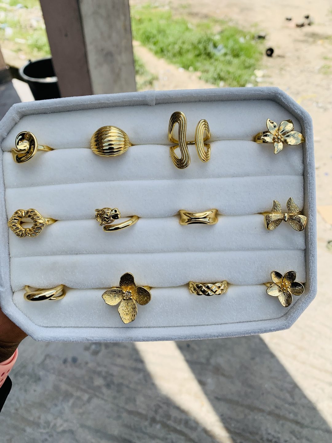 A Dozen of fashion rings 007 - Image 2
