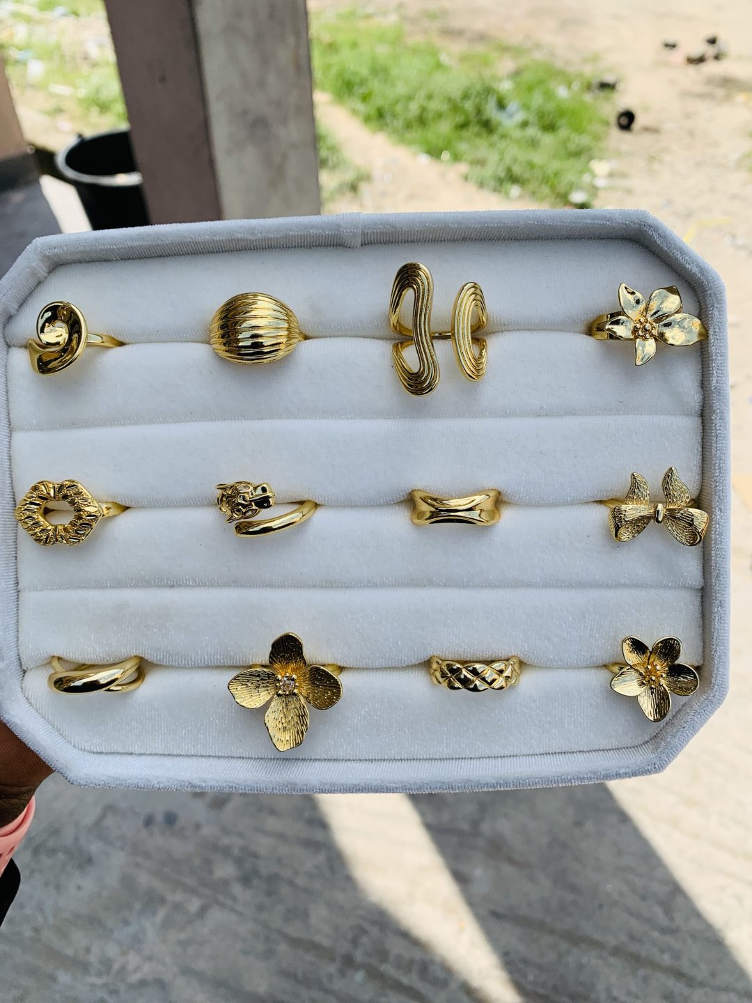 A Dozen of fashion rings 007 - Image 3