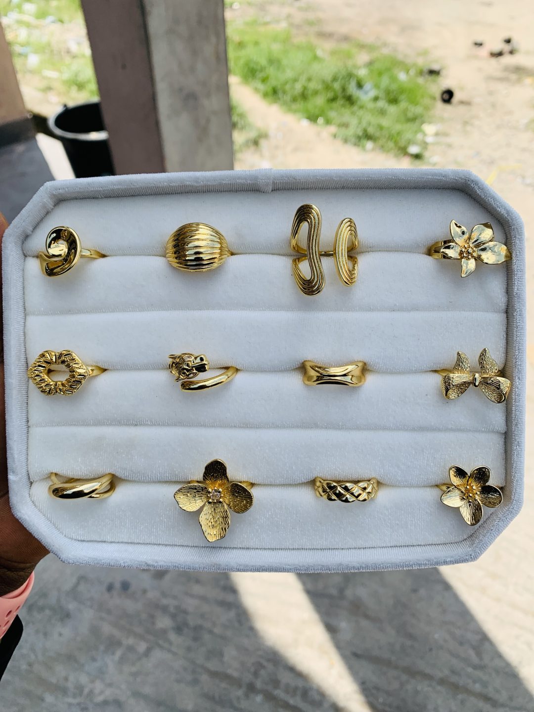 A Dozen of fashion rings 007 - Image 4