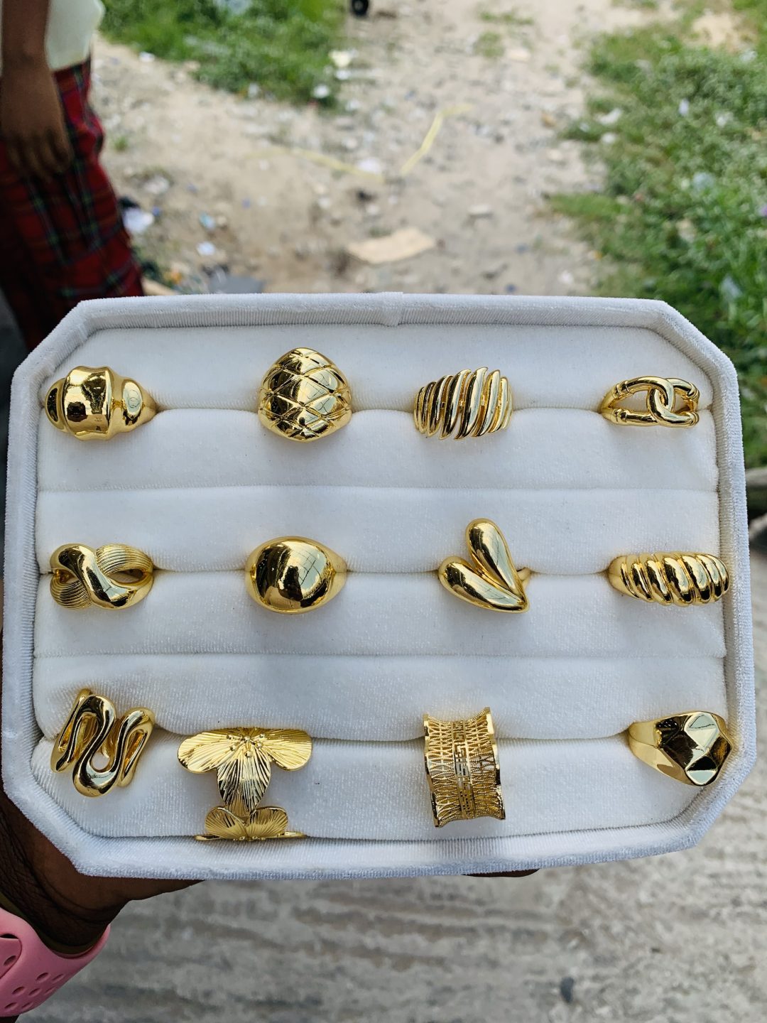 A Dozen of fashion rings 006 - Image 3