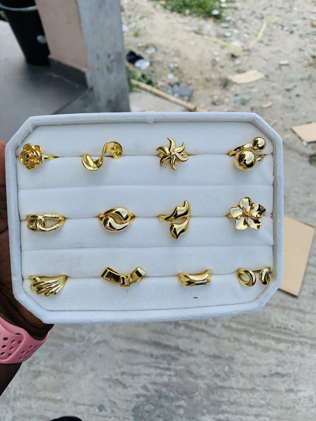 A Dozen of fashion  rings 005 - Image 2