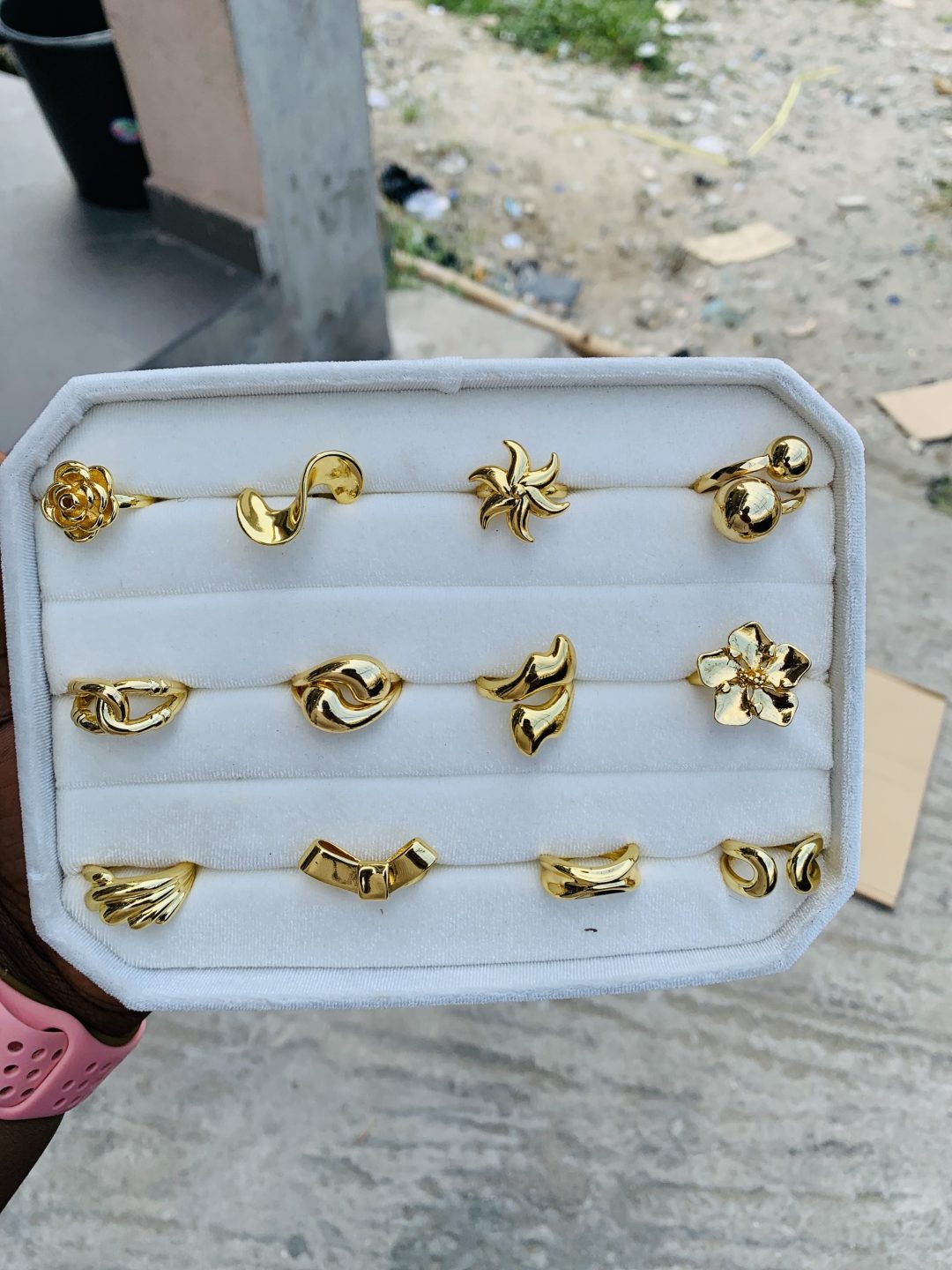 A Dozen of fashion  rings 005 - Image 3