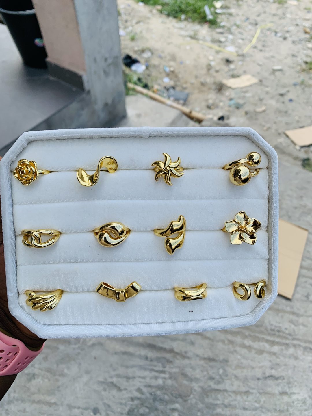 A Dozen of fashion  rings 005 - Image 4