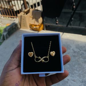 Dainty necklace with best wishes box 009