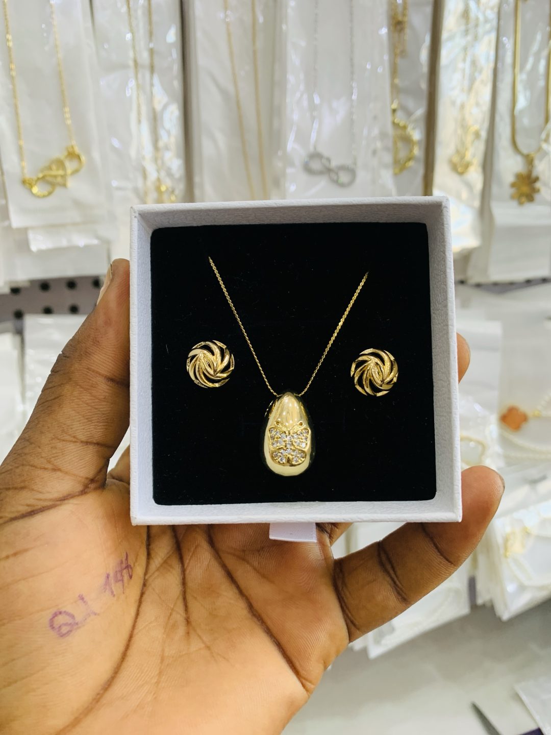 Dainty necklace combo with best wishes box