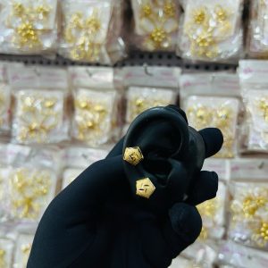 Steel stud earrings 001
