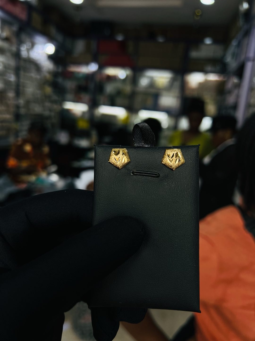 Steel stud earrings 009