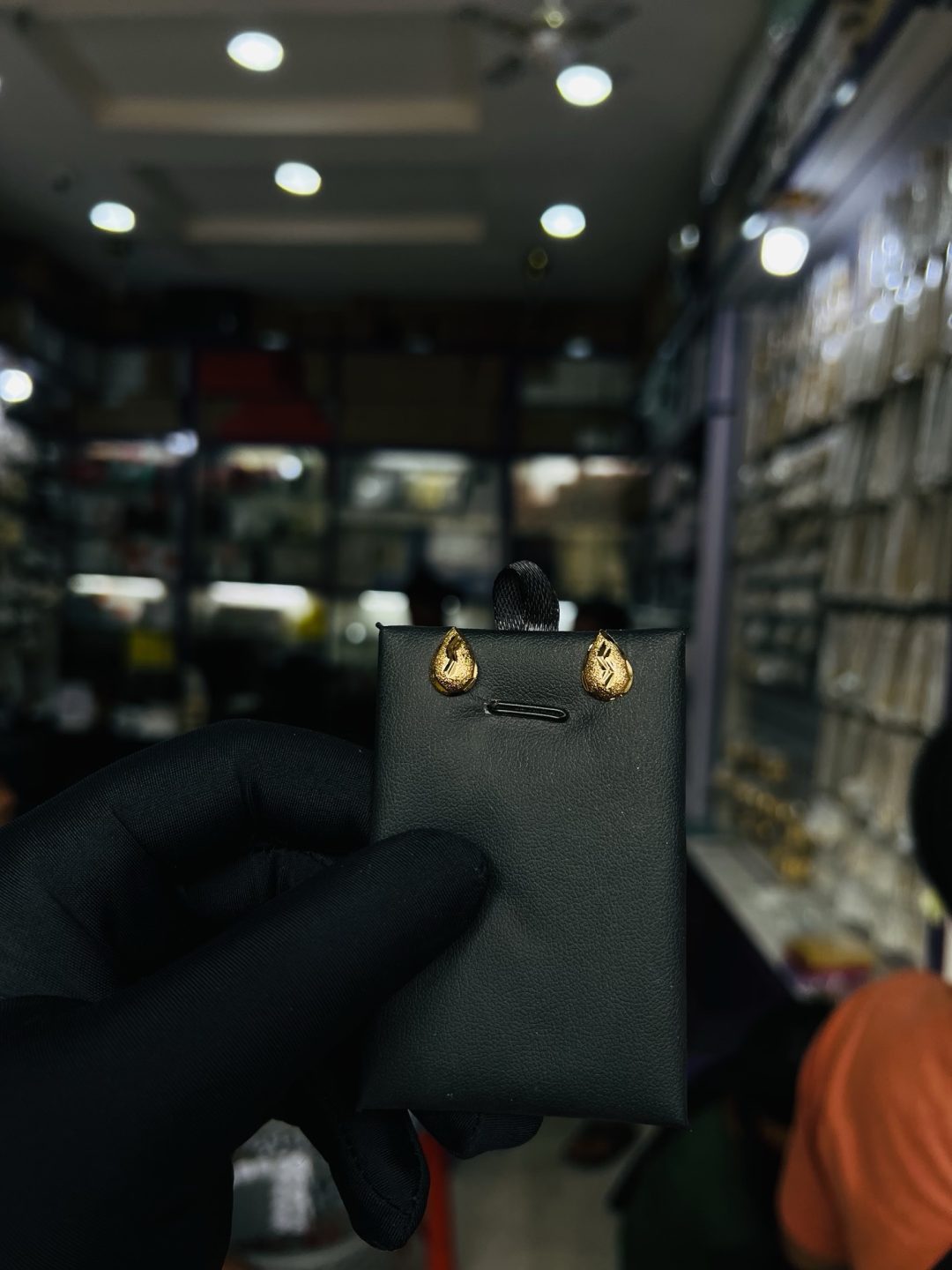 Steel stud earrings 020