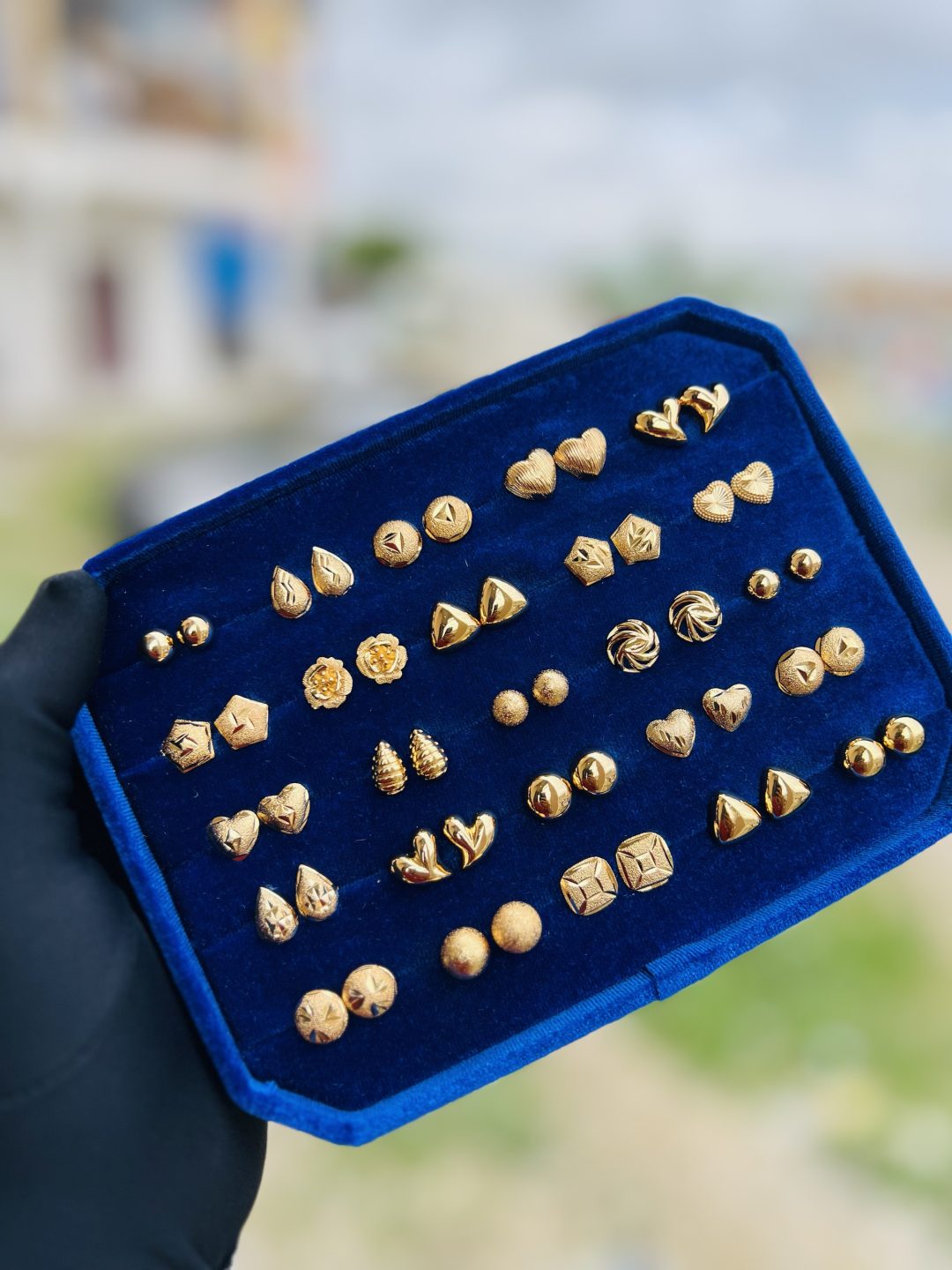 Steel stud earrings exactly as seen(25pcs)