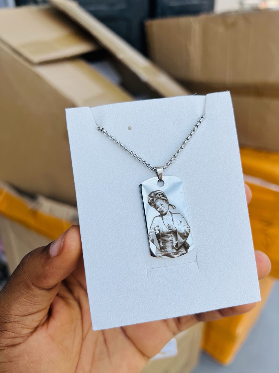 Silver picture engraved necklace - Image 4