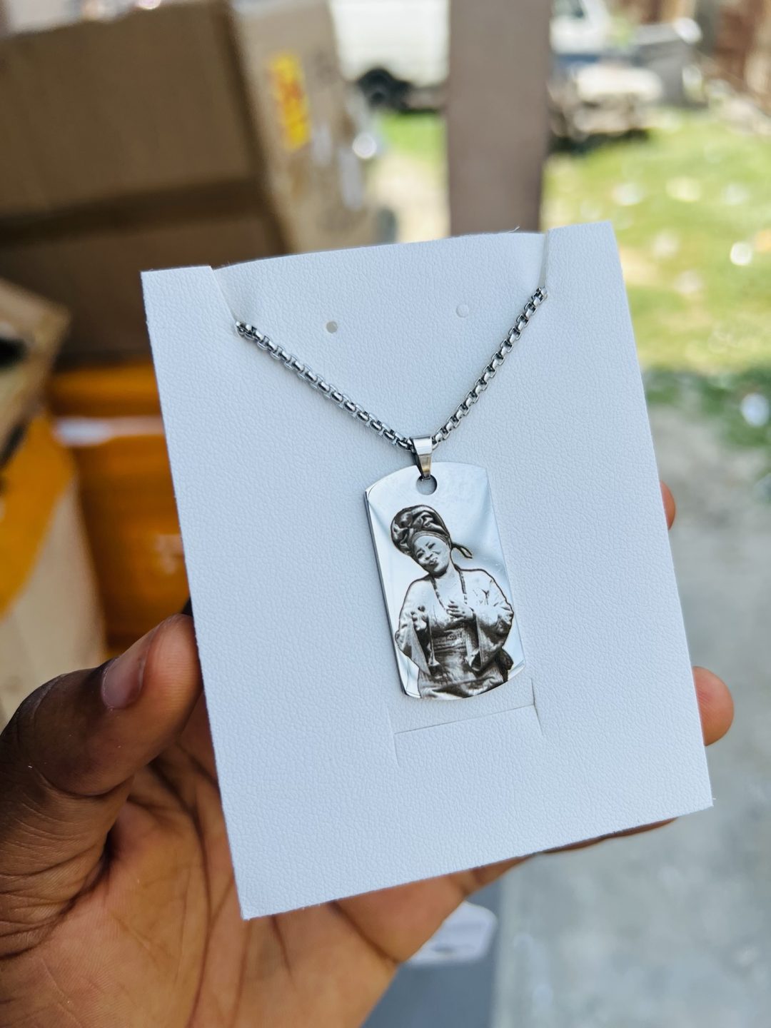 Silver picture engraved necklace - Image 2