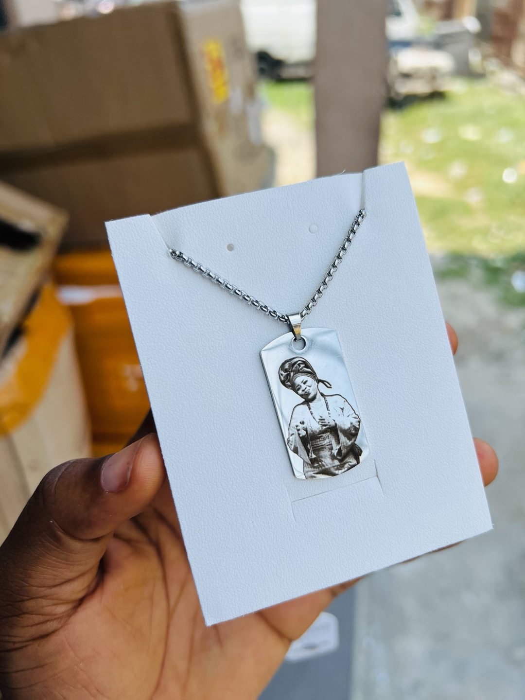 Silver picture engraved necklace - Image 5