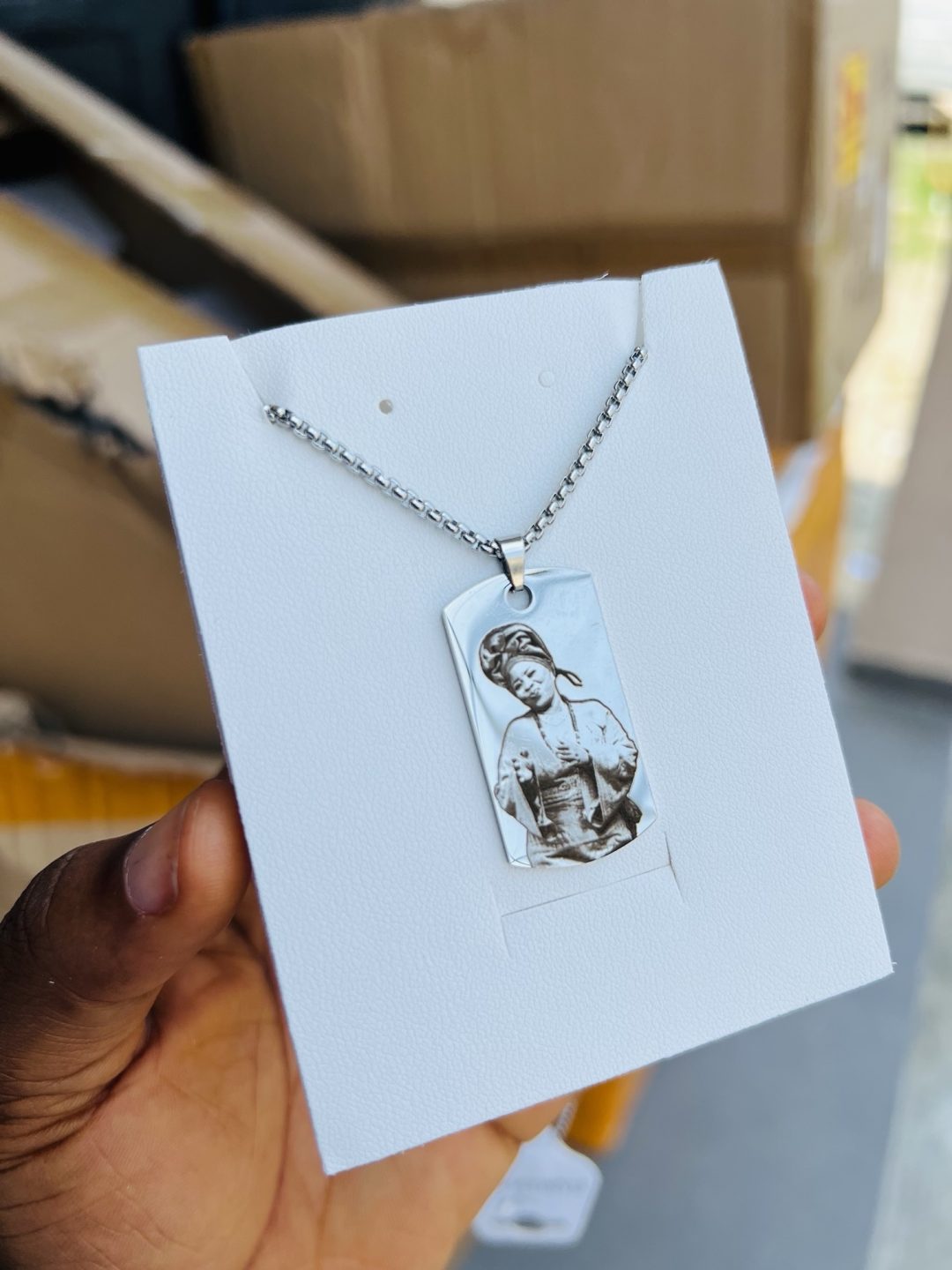 Silver picture engraved necklace - Image 3