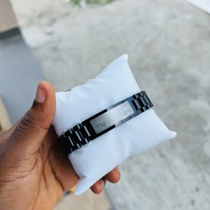Eyes picture engraved bracelet