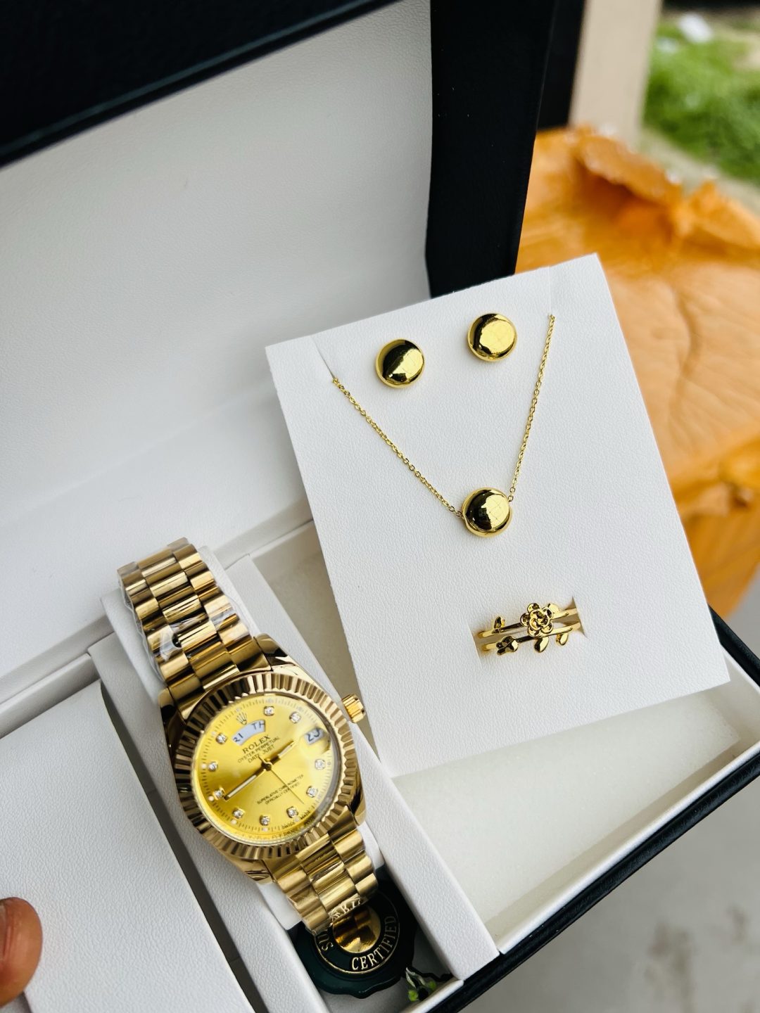 Golden flower female combo with big paper box